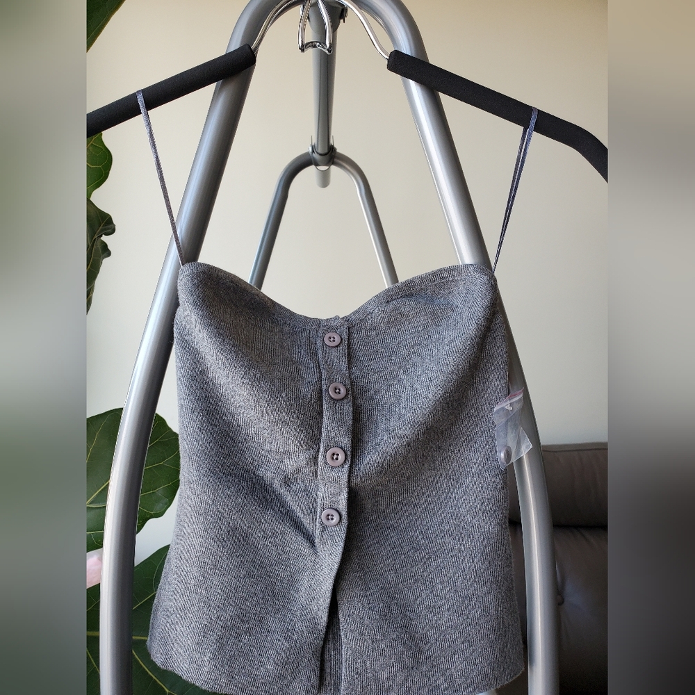 ♻ 5/$25: BNWT Gray Knit Strapless Top